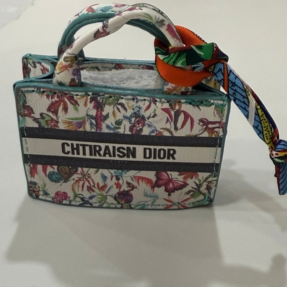 Mimi Purse Keychain - Picture 3 of 4